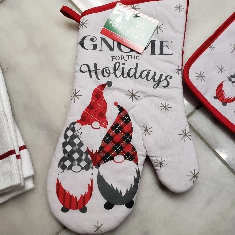 Christmas Set of 5 items,  towels and potholders knomes, NEW